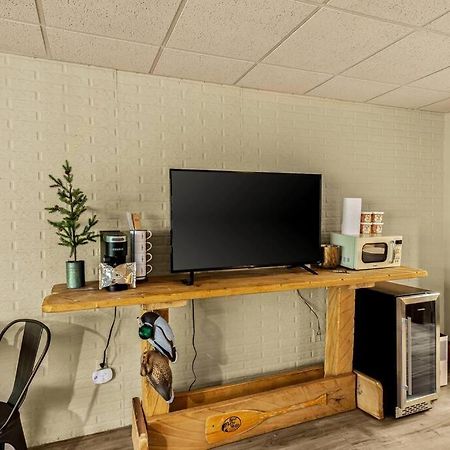 Stonegate Lodge King Bed Wifi 50 Roku Tv Salt Water Pool Room #104 Eureka Springs Exterior photo