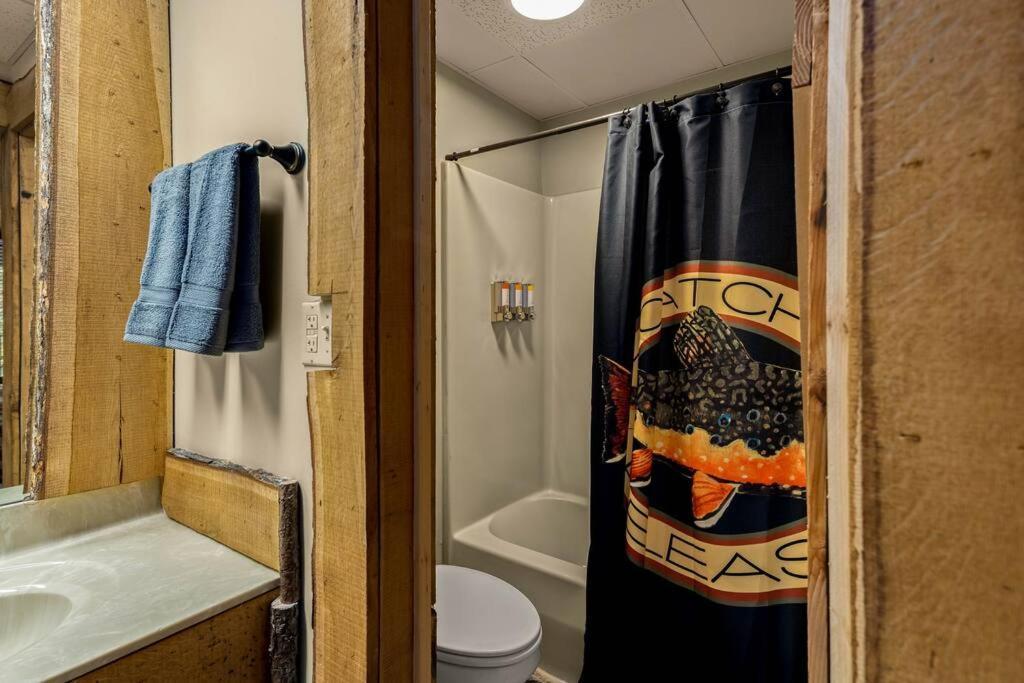 Stonegate Lodge King Bed Wifi 50 Roku Tv Salt Water Pool Room #104 Eureka Springs Exterior photo