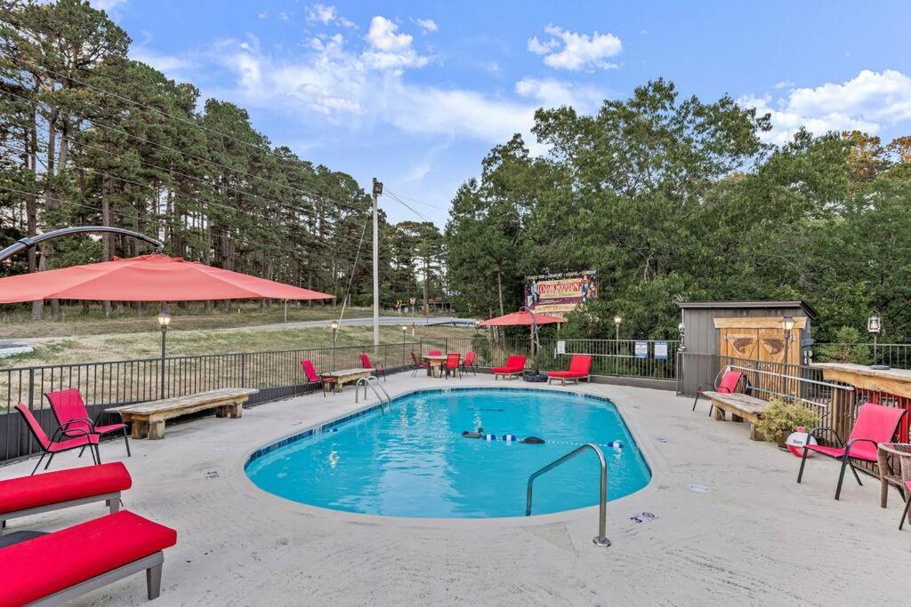 Stonegate Lodge King Bed Wifi 50 Roku Tv Salt Water Pool Room #104 Eureka Springs Exterior photo